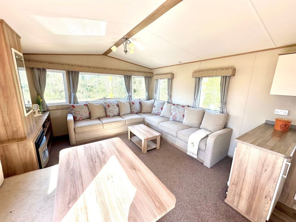 Property photo 1 of 5 - Abi Oakley For Sale