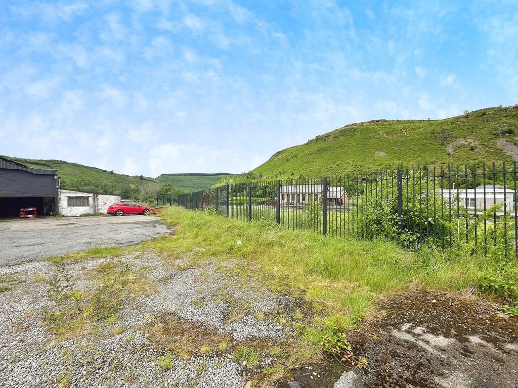 Property photo 2 of 6