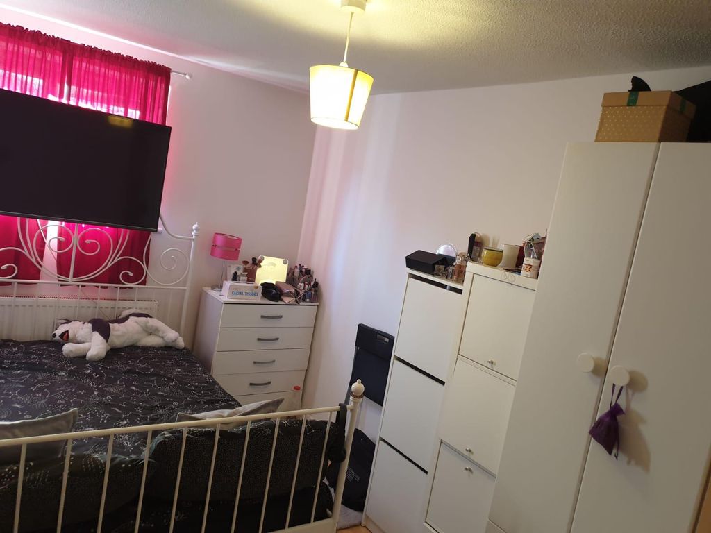 Property photo 3 of 5