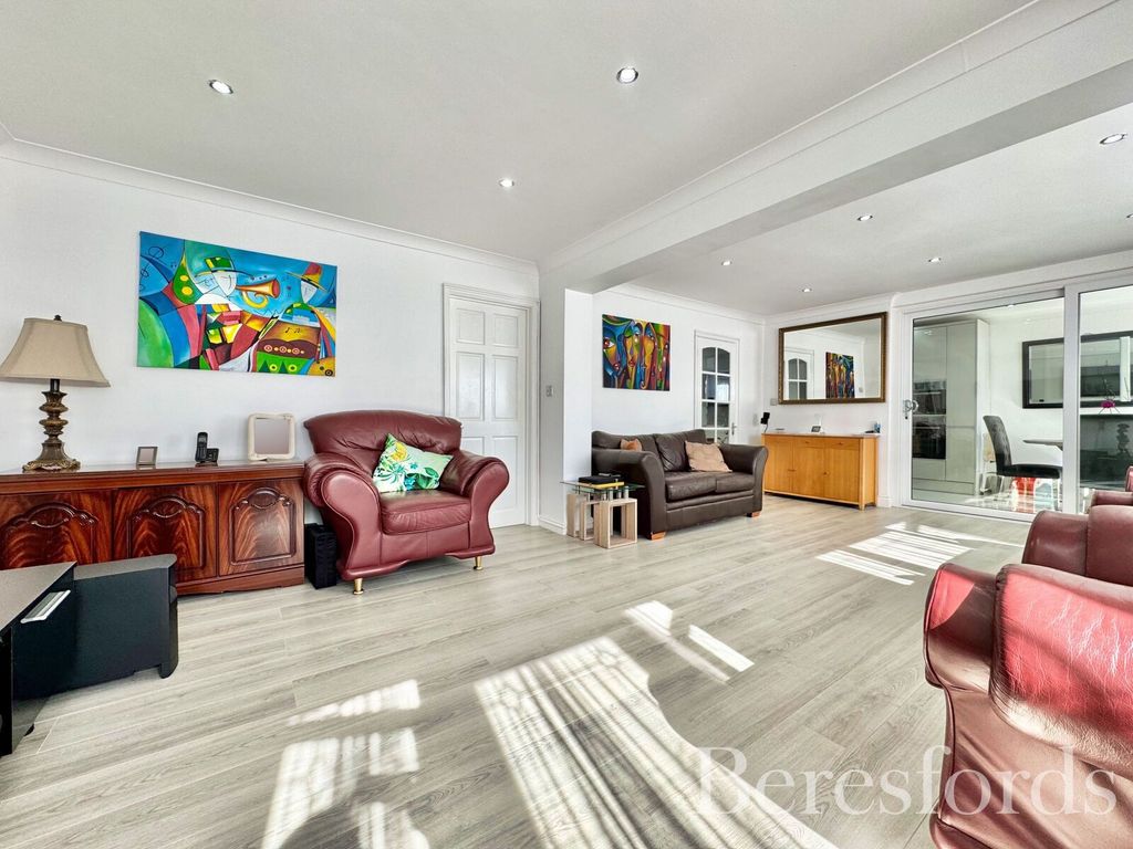 Property photo 1 of 27 Picture No. 47