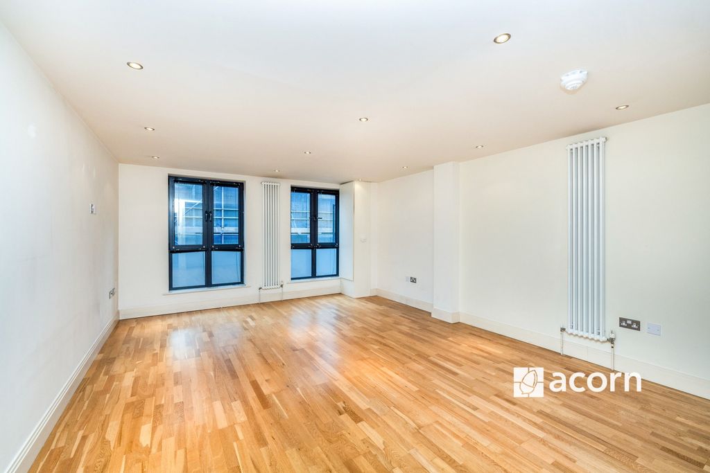 Property photo 1 of 14 Lounge