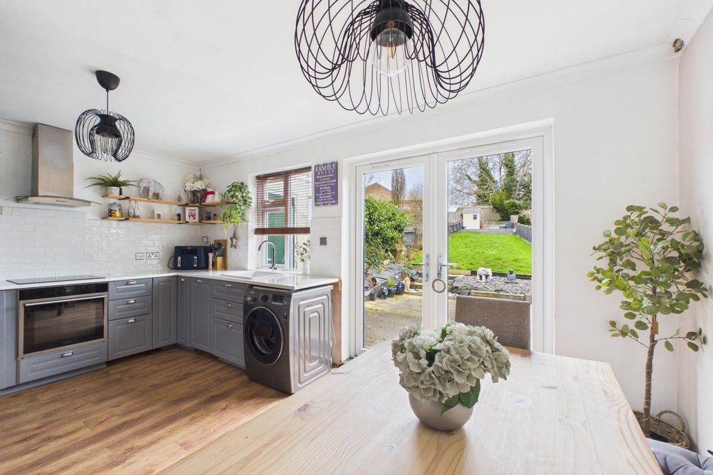 Property photo 2 of 15 Kitchen Diner