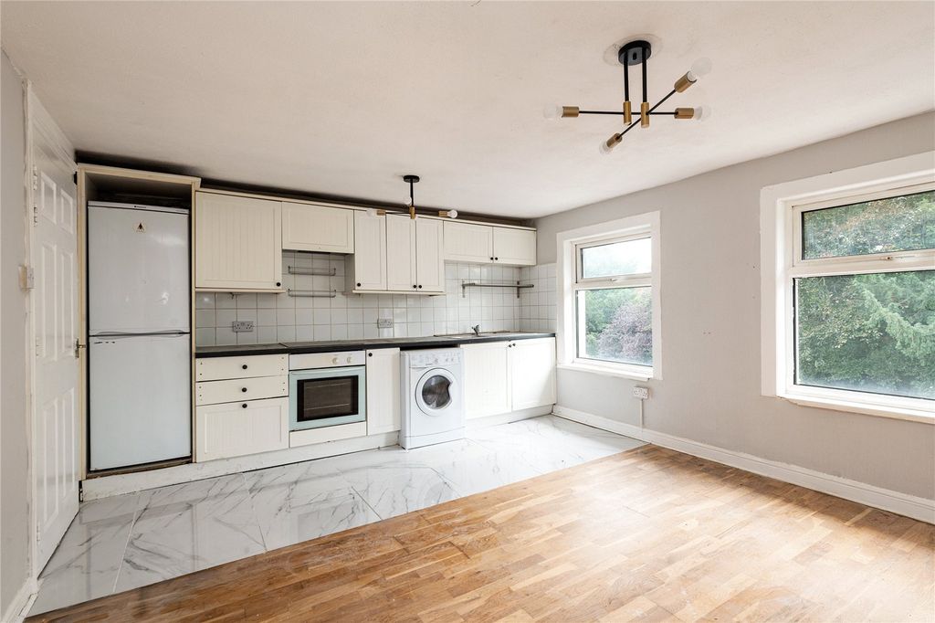 Property photo 3 of 8 Picture No. 06