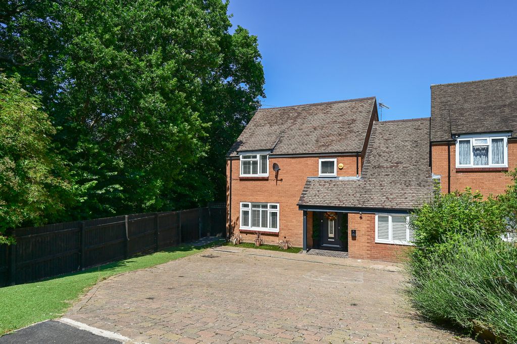 Property photo 1 of 9 3-Peddlars-Grove (10)