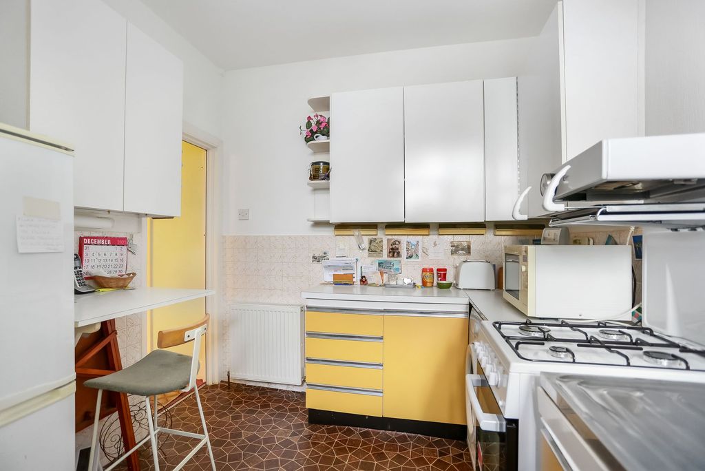 Property photo 3 of 23