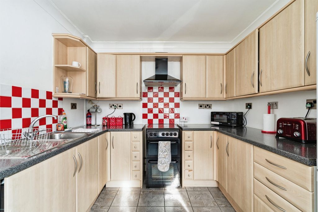 Property photo 2 of 17