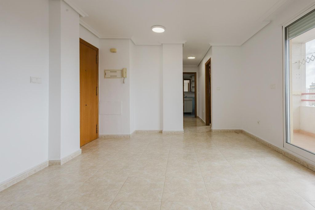 Property photo 3 of 37