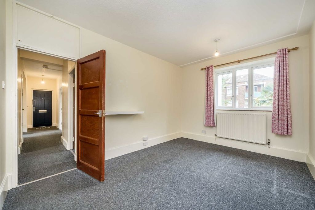 Property photo 3 of 8