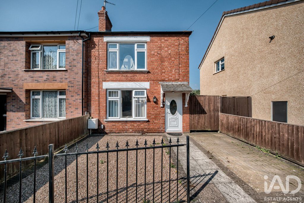 Property photo 2 of 18