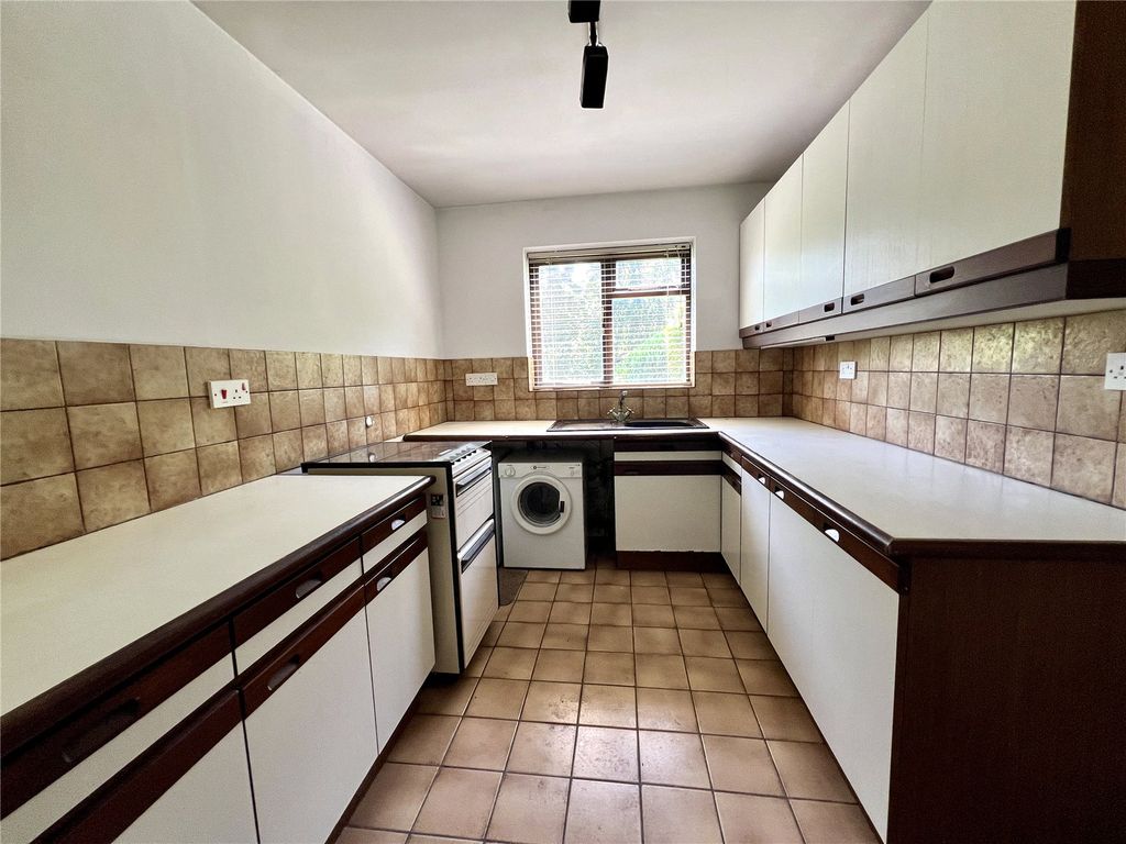 Property photo 3 of 14 Kitchen