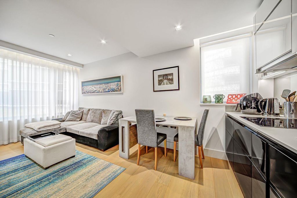 Property photo 2 of 22