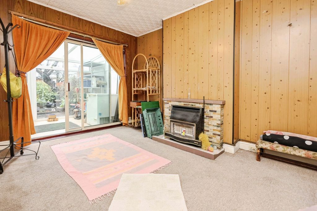 Property photo 3 of 12 Pbox-Img.Jpg