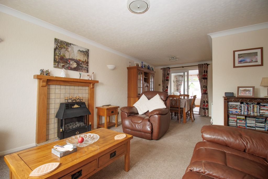 Property photo 3 of 27