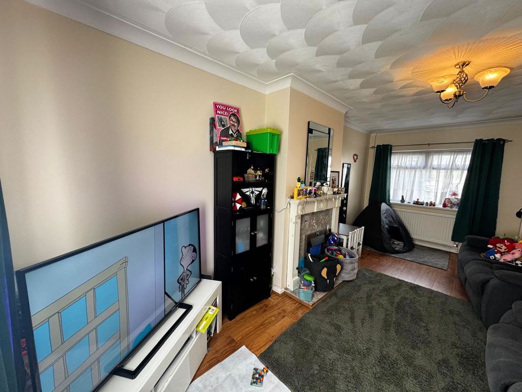 Property photo 3 of 18 Kenyonterraceimage00062_Edited.Jpg