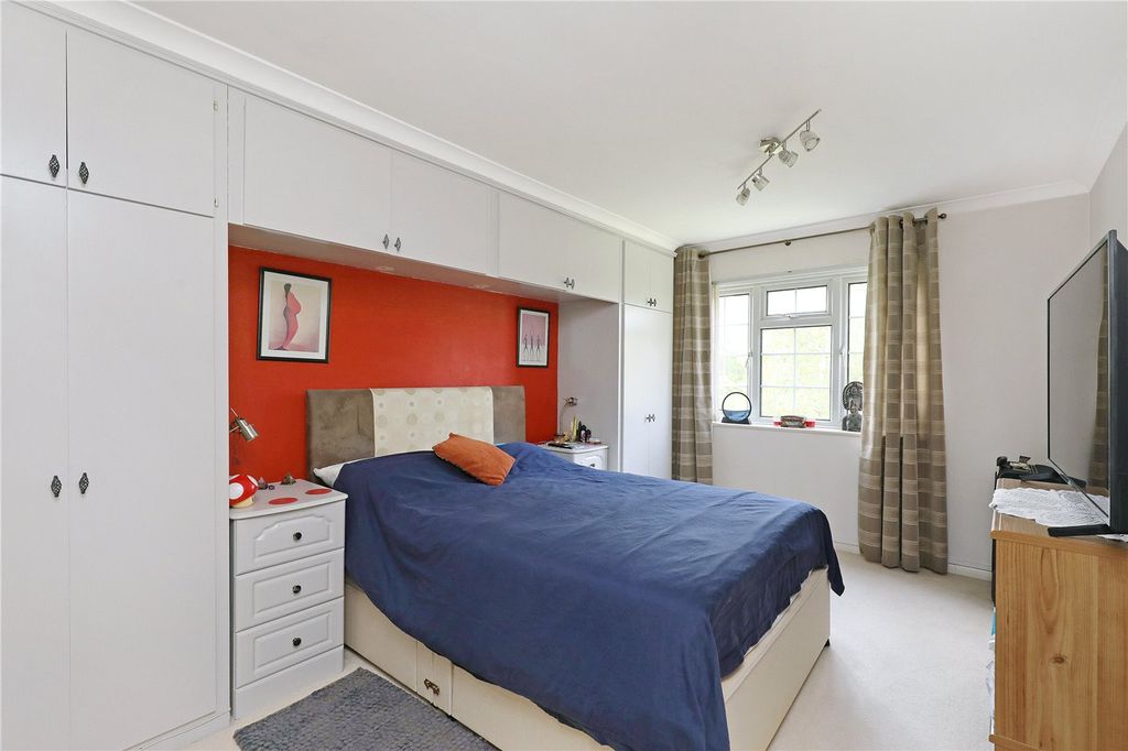 Property photo 3 of 13 Principle Bedroom