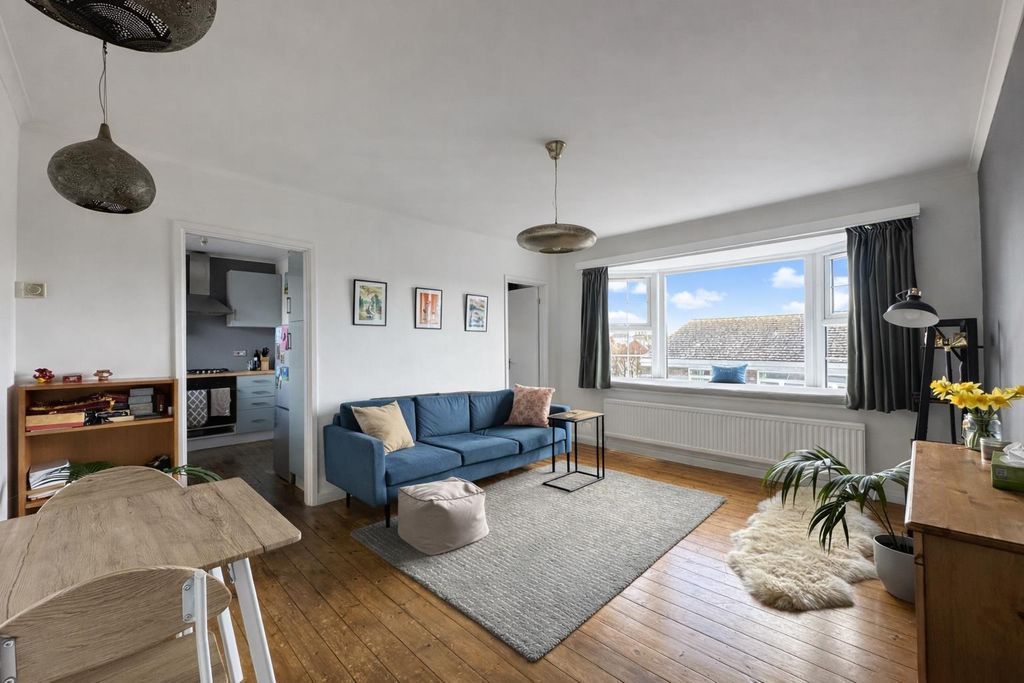 Property photo 2 of 14 Livingroom.Png