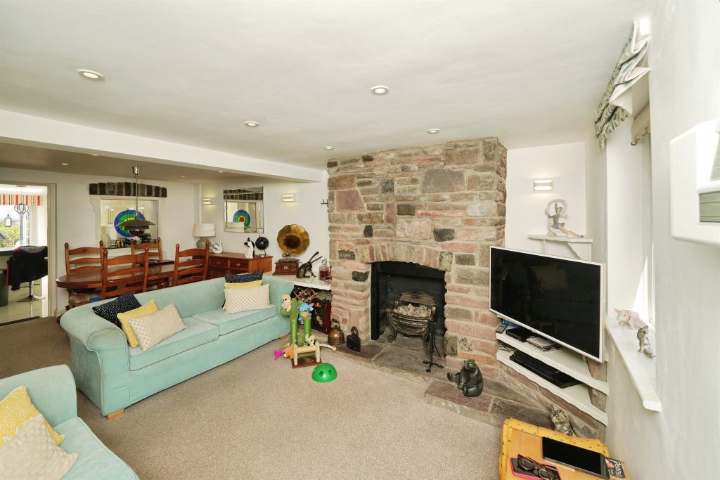 Property photo 3 of 18