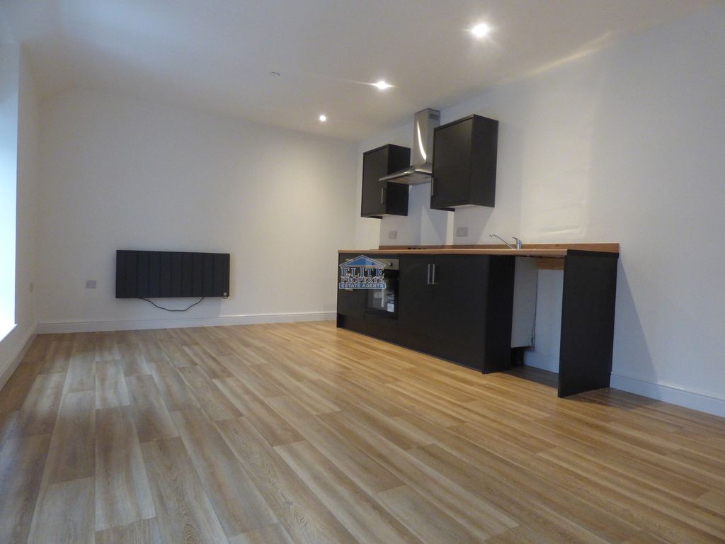 Property photo 2 of 4 Open Plan Kitchen-Living Room