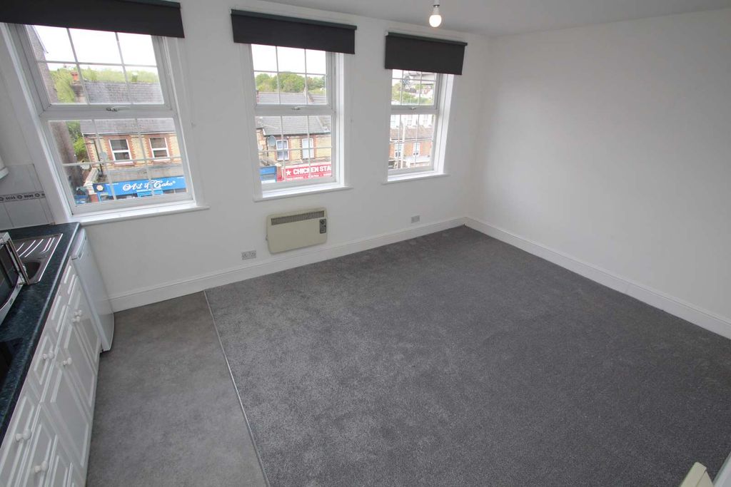 Property photo 2 of 4