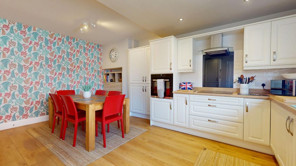 Property photo 1 of 24 5381350