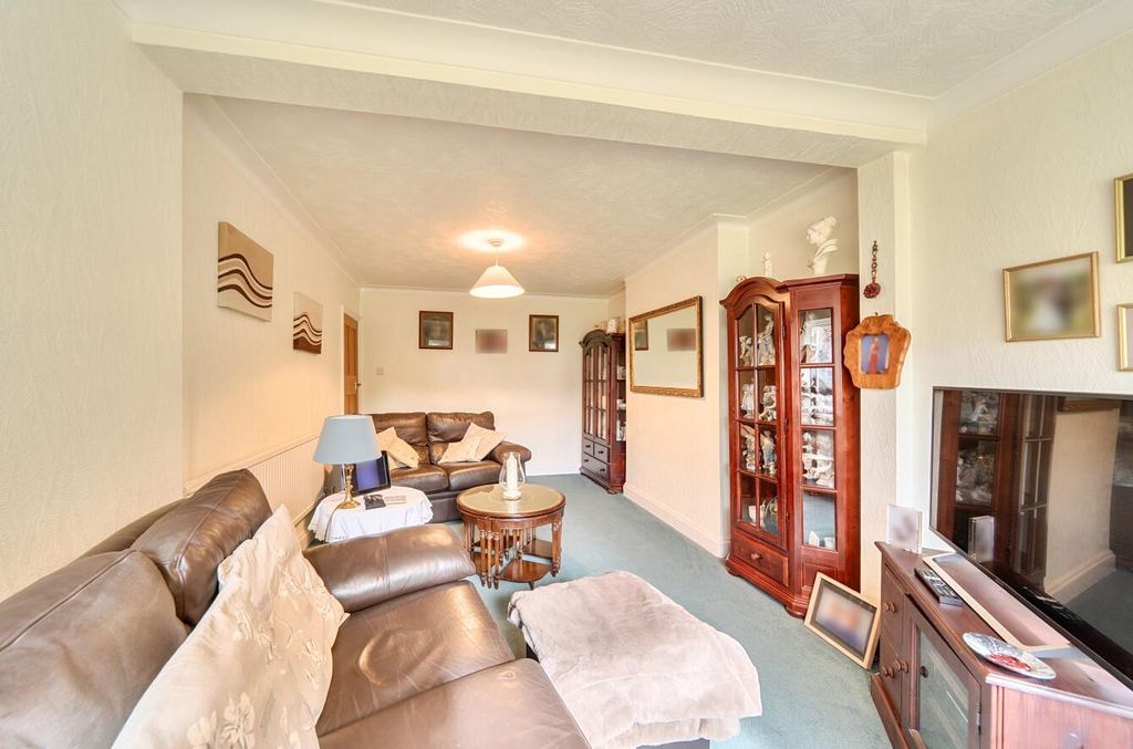 Property photo 2 of 16 Davidson Frost-Wellings, Dfw, Gyles Park, Ha7, Liv