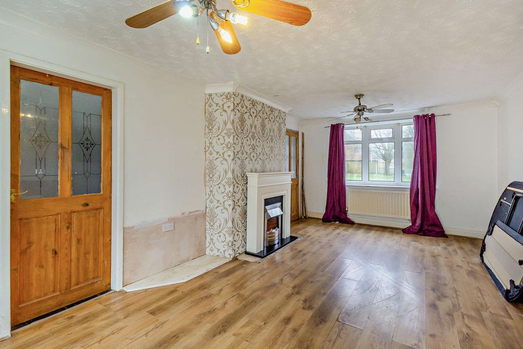 Property photo 3 of 23