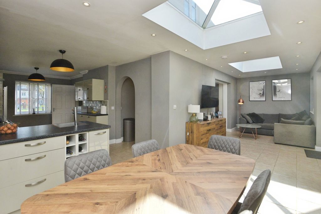 Property photo 2 of 20 Pbox-Img.Jpg