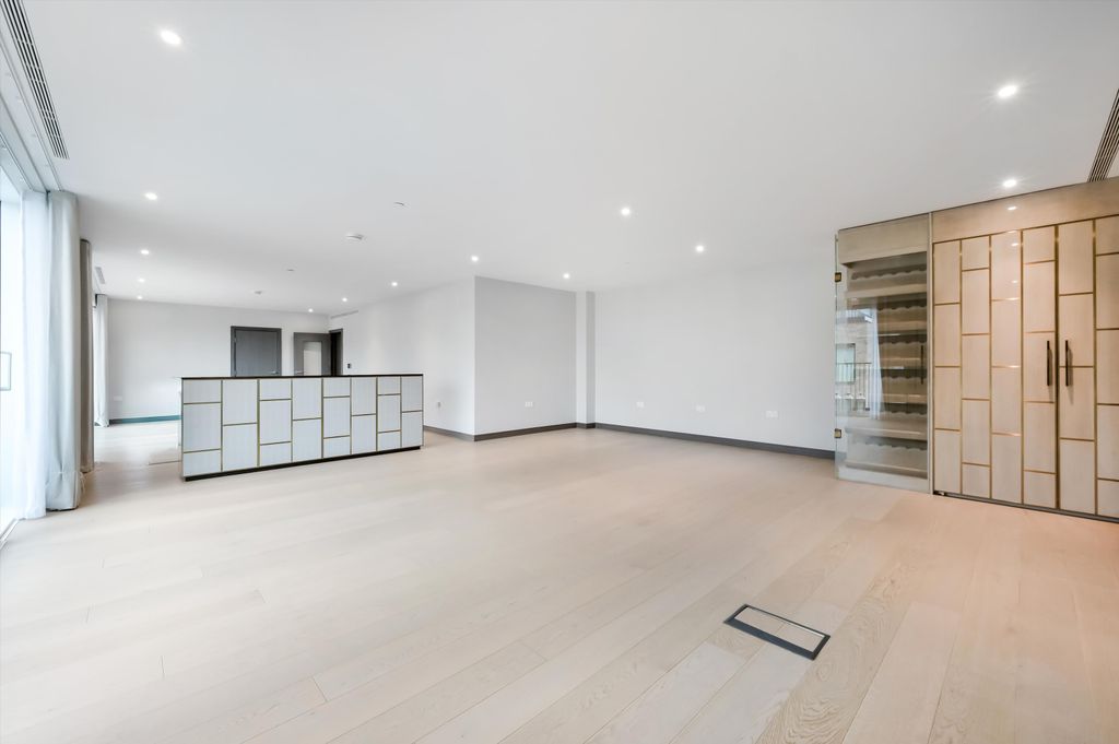 Property photo 3 of 23 Image