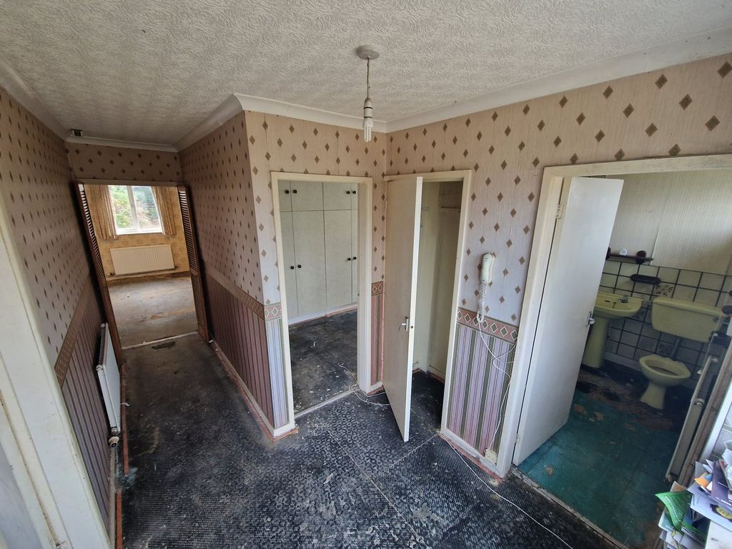 Property photo 2 of 15 Hallway