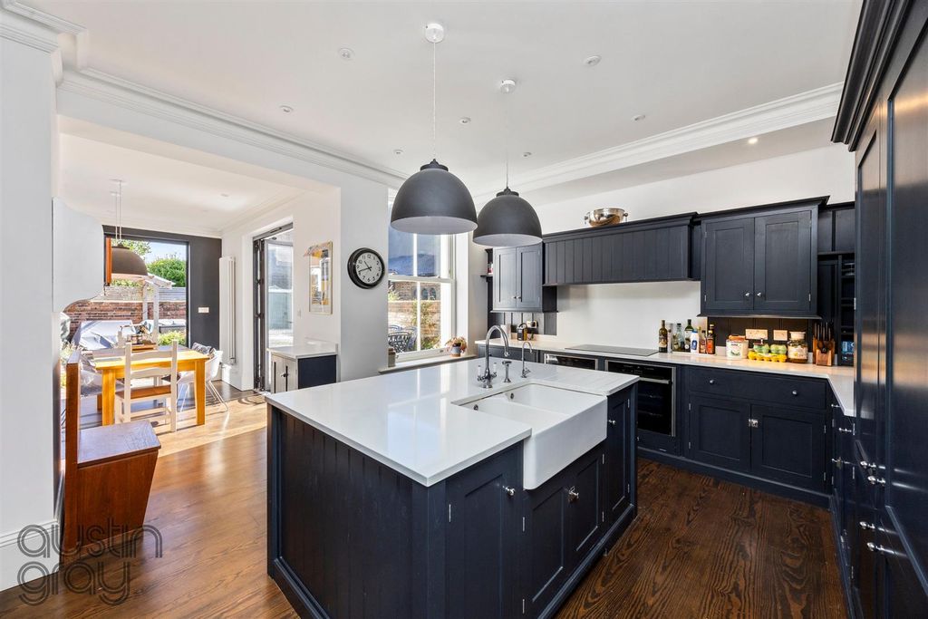 Property photo 2 of 30 Dyke Road, 274-007.Jpg