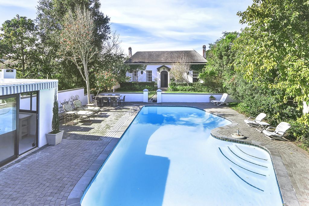 Property photo 2 of 46