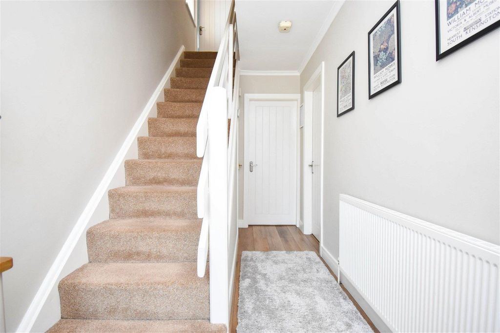 Property photo 2 of 19 Entrance