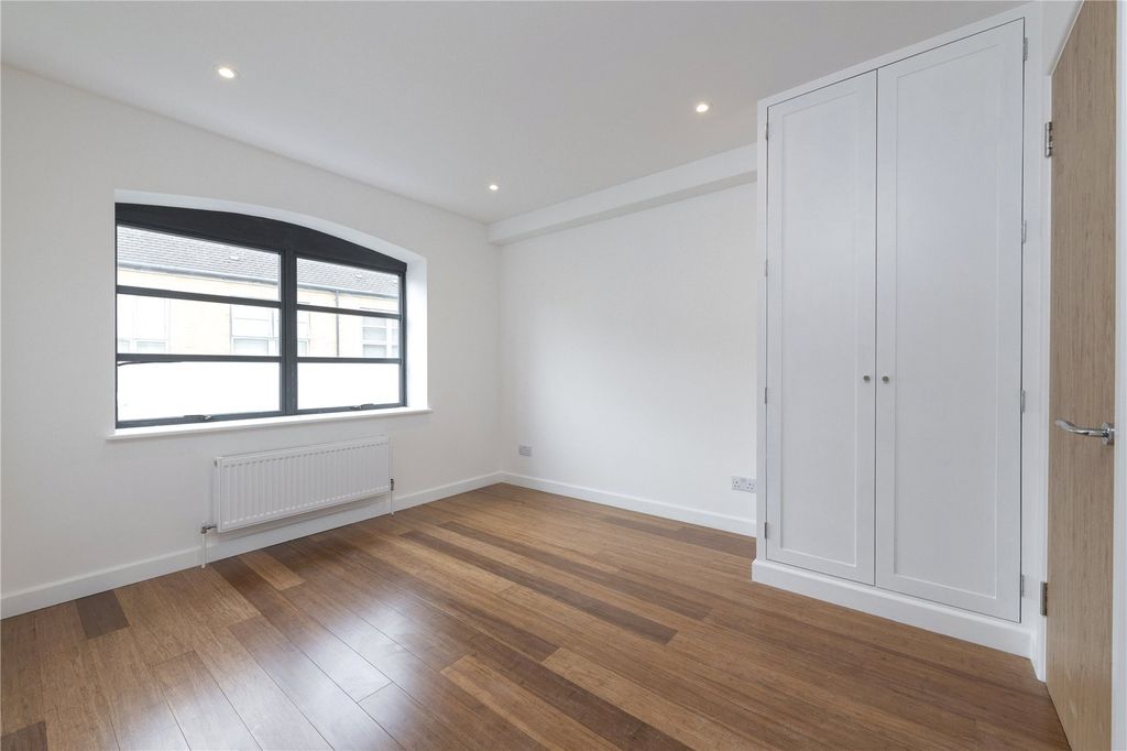 Property photo 3 of 22 Picture No. 07