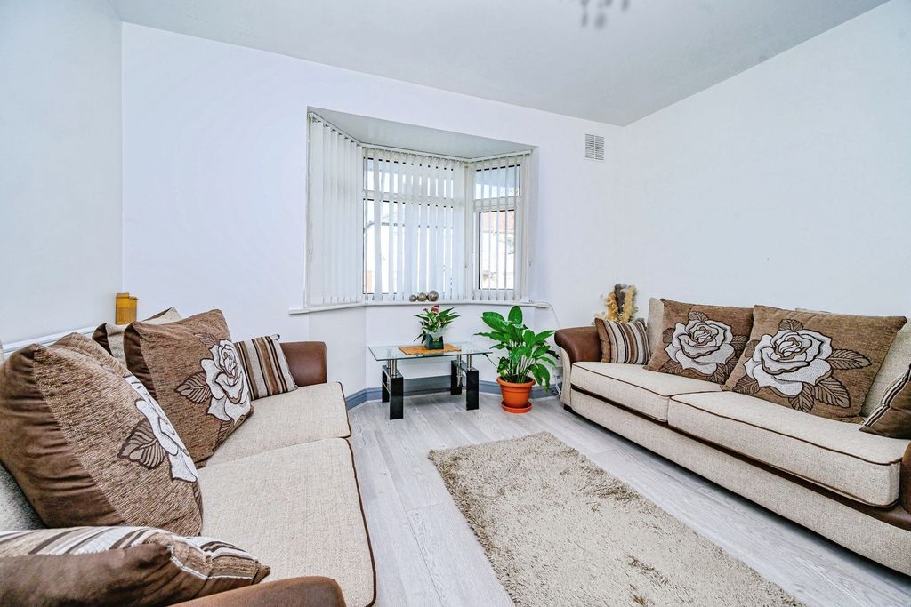 Property photo 2 of 14 Pbox-Img.Jpg