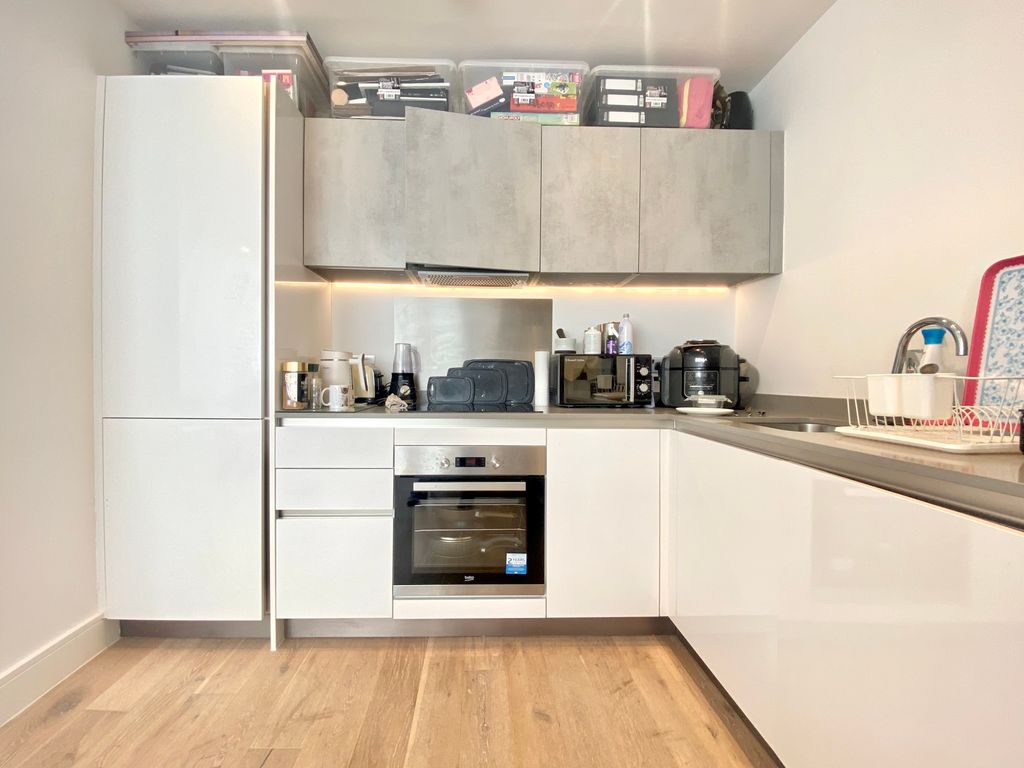 Property photo 2 of 8 Kitchen