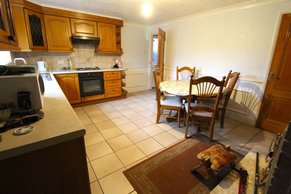 Property photo 2 of 12 Kitchen Diner