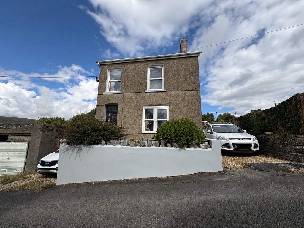 Property photo 1 of 27