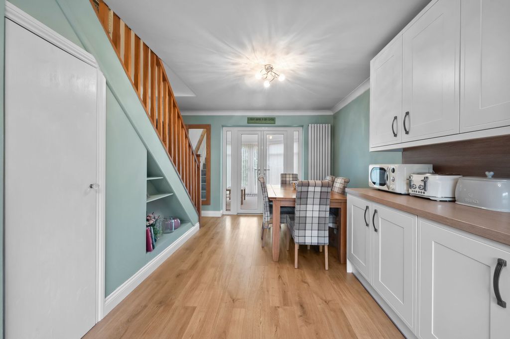 Property photo 2 of 36