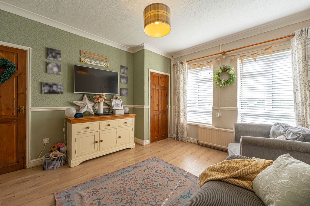 Property photo 3 of 21