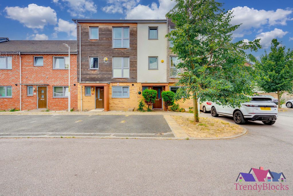 Property photo 1 of 24