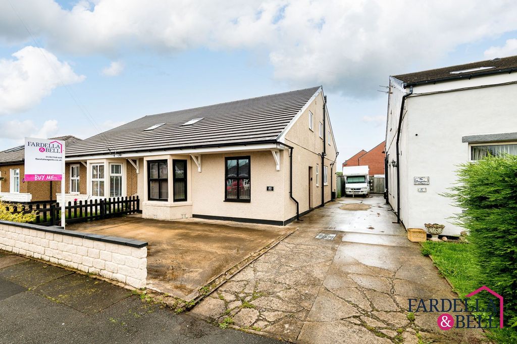 Property photo 2 of 29