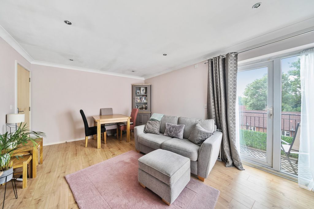 Property photo 3 of 15 1327633-11-687Dff...