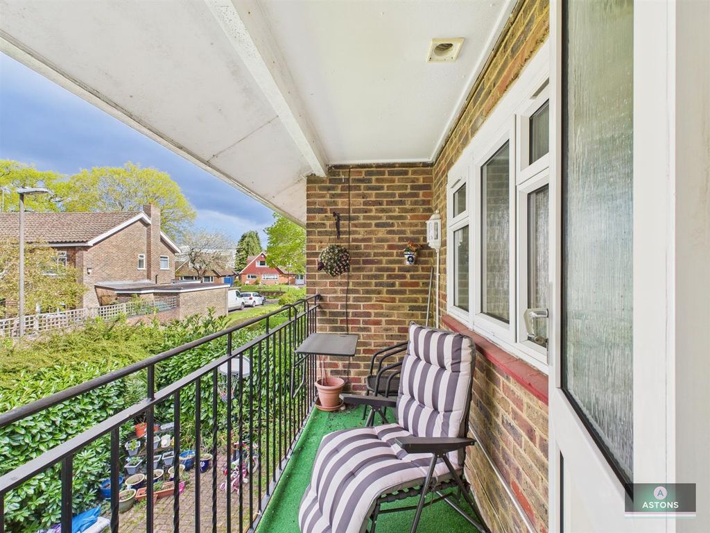 Property photo 3 of 9 Cam02202G0-Pr0558-Still004.Jpg