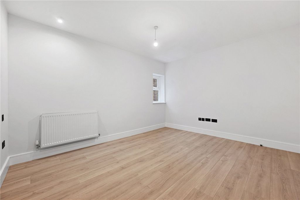 Property photo 2 of 6 Picture No. 03