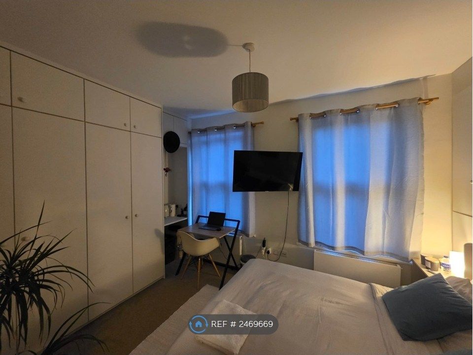 Property photo 2 of 12