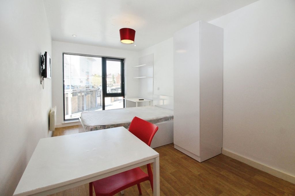 Property photo 1 of 10 Picture No. 02