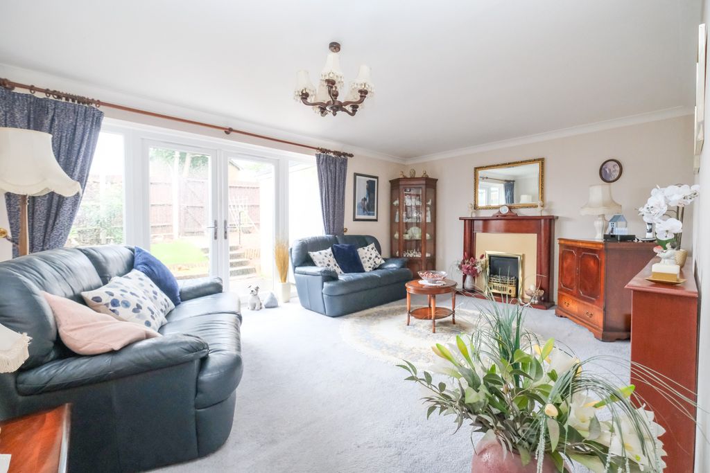 Property photo 2 of 11