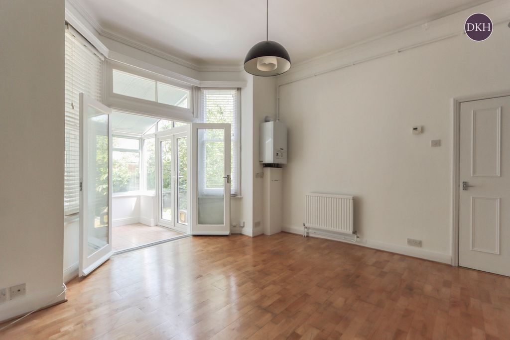 Property photo 2 of 12 Picture No. 04