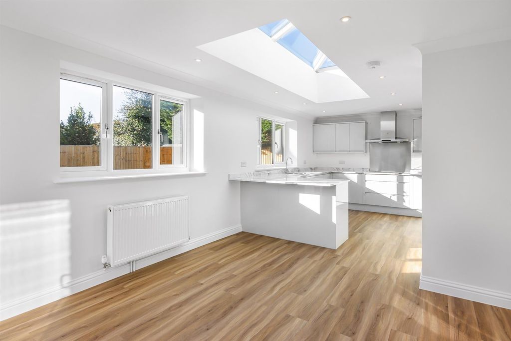 Property photo 2 of 20 62256_016.Jpg