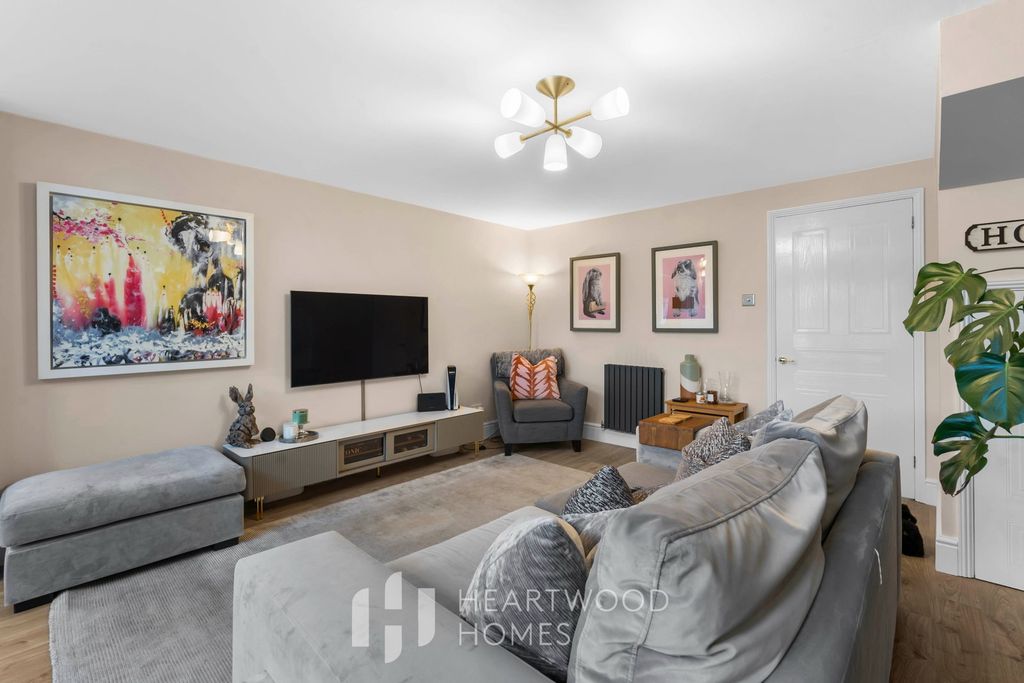 Property photo 3 of 17